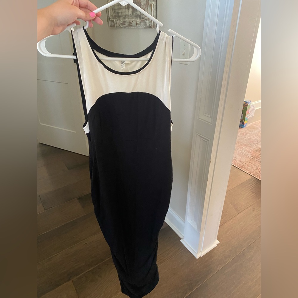 Ripe maternity dress. Midi length. Size Medium. LIKE NEW!
